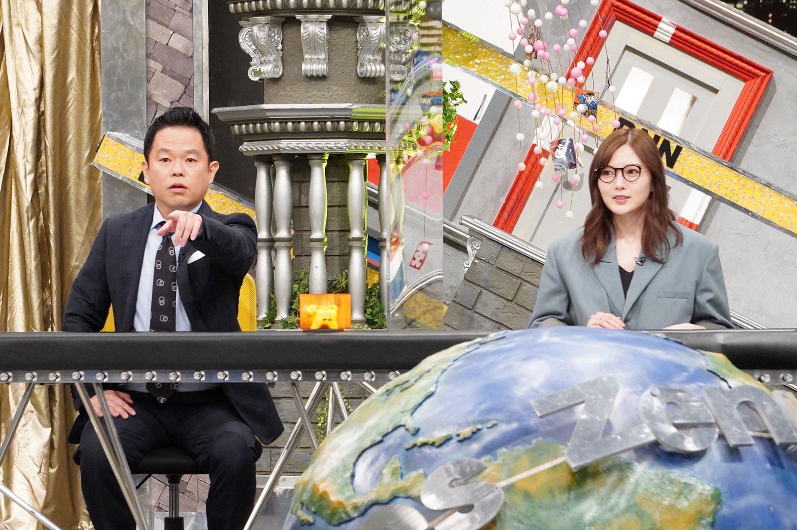 津田篤宏、白石麻衣 （C）フジテレビ