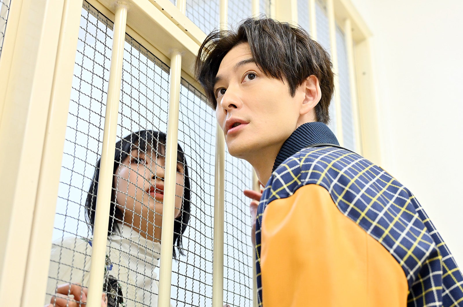 河合優実、岡田将生「不適切にもほどがある！」第7話より（C）TBS