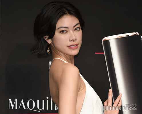 森星、“本物の美しさ”とは?美背中大胆披露のセクシードレスでランウェイ