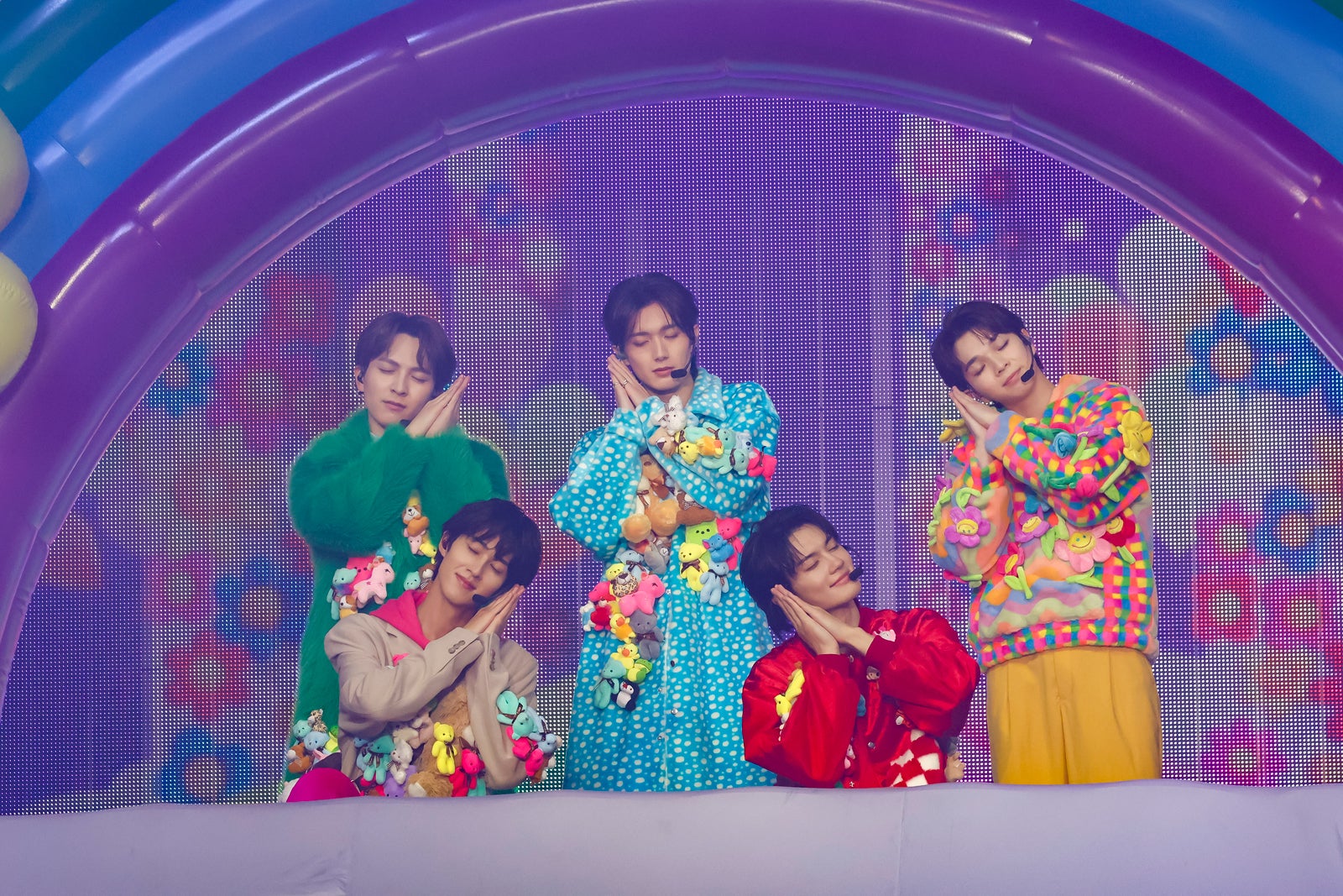 M!LK（撮影：笹森健一、小坂茂雄、高橋まりな）