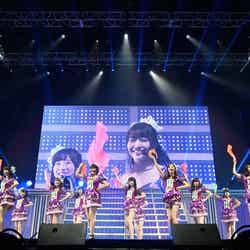 「AKB48グループ同時開催コンサートin横浜～今年はランクインできました祝賀会～」（C）AKS