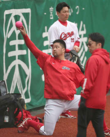 広島・栗林が腰の張り、中崎が下半身の張りを訴え別メニュー調整 新井監督「大したことはない」と軽症強調