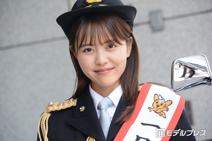 「ミス青学」準グランプリ・新田さちか、ミニスカ×タイツで美脚際立つ「自然体で素敵」「絵になる」の声