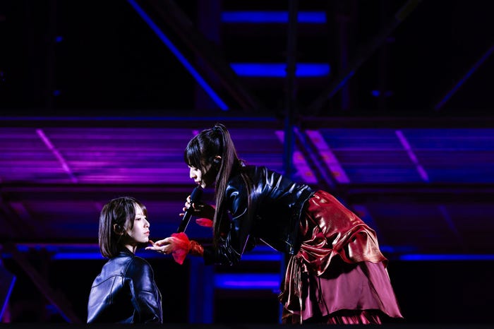 渡辺莉奈、宮地すみれ(C)Seed & FlowerLLC