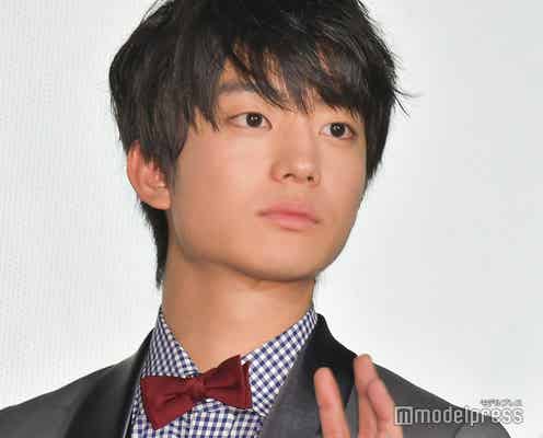 伊藤健太郎、柏木由紀を“おんぶ”で…童貞役が話題に<この恋はツミなのか!?>