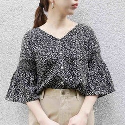 そろそろ準備を。ニットの季節が終わったら…春ブラウスを手に入れて♡