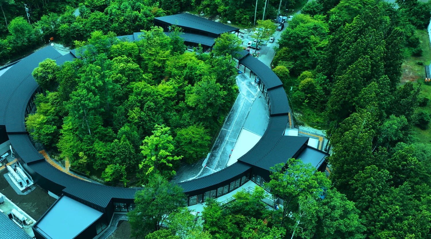 長野に食・買い物・ライブラリーの複合施設「くらすわの森」自然の中ですこやかな時間を堪能