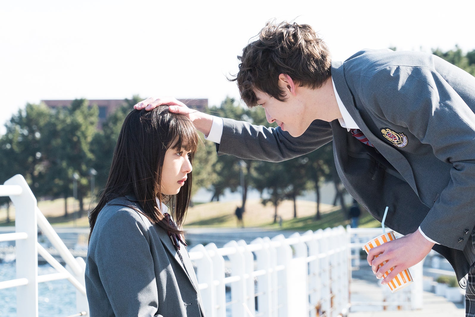 桜井日奈子、宮沢氷魚／「僕の初恋をキミに捧ぐ」第3話より（C）テレビ朝日