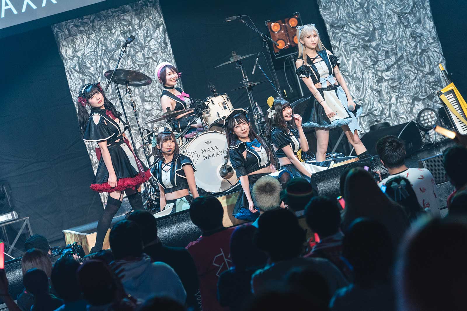 バンドじゃないもん！MAXX NAKAYOSHI／撮影：真島洸（Cuon）