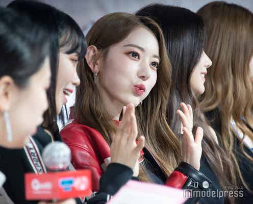 LE SSERAFIM「KCON」前にサプライズ登場 ファン殺到で愛嬌振りまく