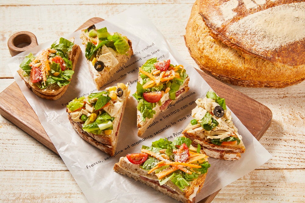 プリンチ ローフ オープンサンドイッチ ポッロ×ベルドゥーレ／画像提供：スターバックス コーヒー ジャパン