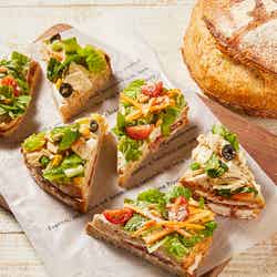 プリンチ ローフ オープンサンドイッチ ポッロ×ベルドゥーレ/画像提供:スターバックス コーヒー ジャパン