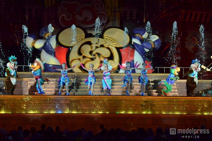 爽涼鼓舞では“リズミックラテンビート~featuring クラリス~”センターで可憐にダンス/TDL