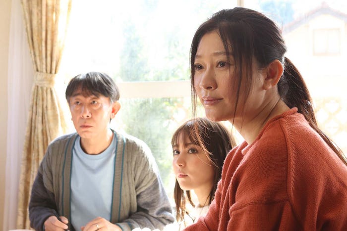 (左から)利重剛、石川恋、篠原涼子/「silent」第9話より(C)フジテレビ