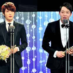 男性新人演技賞を受賞した「Dr.JIN」キム・ジェジュン、ミニシリーズ部門・優秀演技賞を受賞した「会いたい」パク・ユチョン／画像提供：MBC