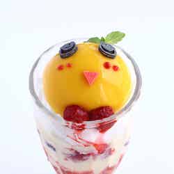 夏だ!海だ!ふなパフェだ!(プリンパフェ)税込1,200円/画像提供:「ふなっしーBeach house」広報事務局