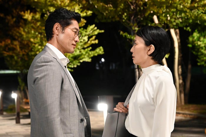 平山祐介、板谷由夏「ブラックファミリア~新堂家の復讐~」第5話より(C)読売テレビ