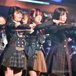 チーム4による「サイレントマジョリティー」／「AKB48 チーム4単独コンサート～友達ができた～」 （C）モデルプレス