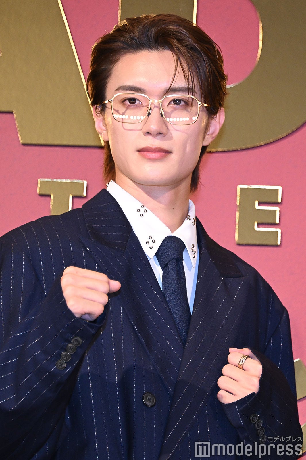 メガネが似合うことに気付いた山中柔太朗（C）モデルプレス