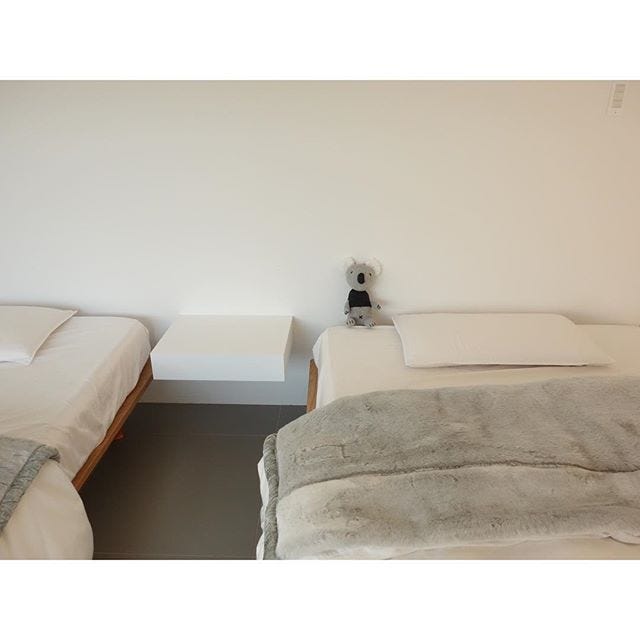 風水的に効果が高くなる寝室のレイアウトって 相性の良い家具の配置方法をご紹介 モデルプレス