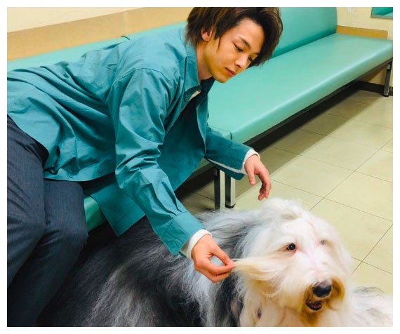 中村倫也“とろろ”と戯れショットにファン興奮「キュン死します」の声＜初めて恋をした日に読む話＞