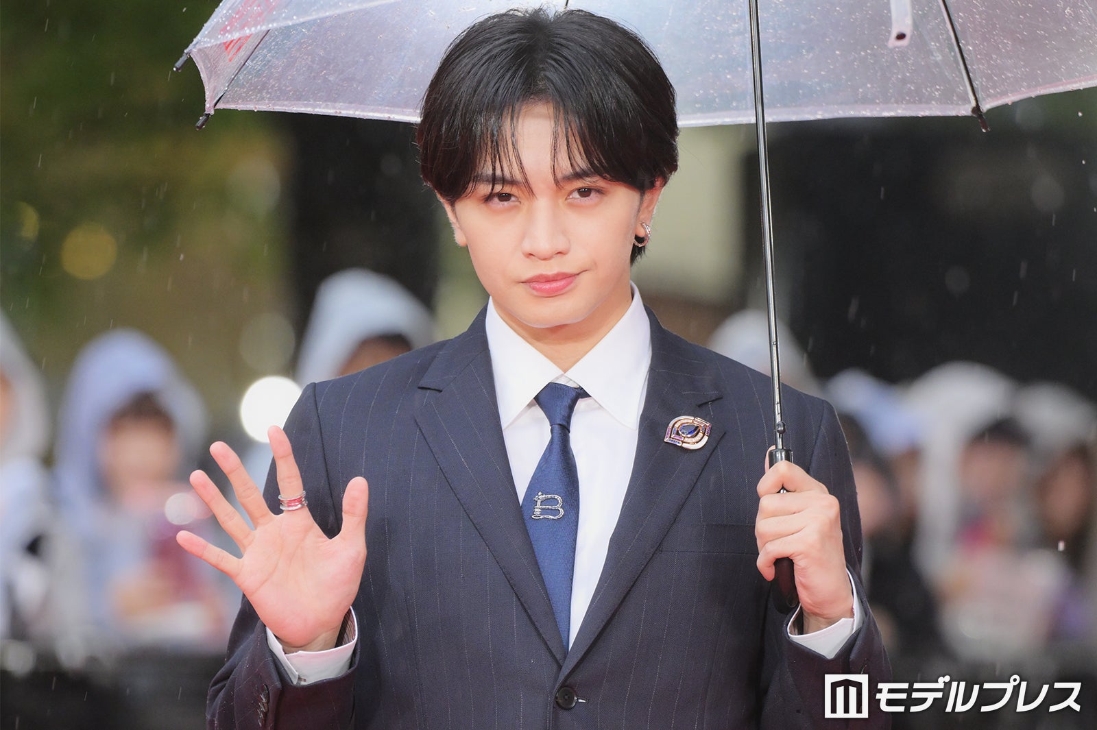 中島健人、雨の中でも“神対応”「第39回東京国際映画祭」ナビゲーター務める「恵みの雨なんじゃないかな」