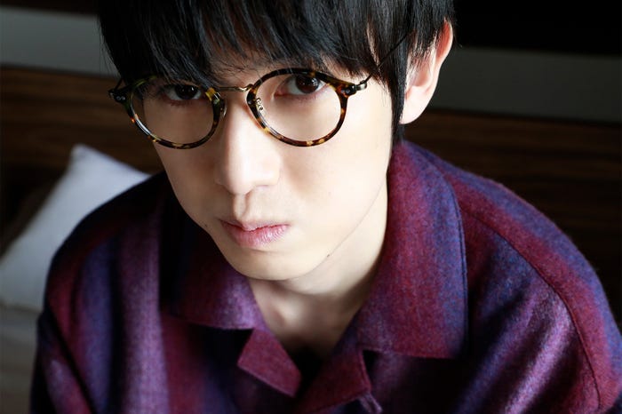 『本郷奏多カレンダー2022』STARDUST SHOPPERS特典カット(C)SDP