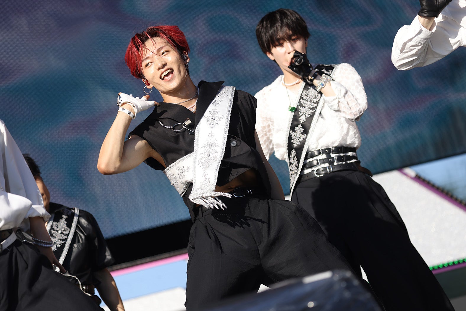 「大阪・関西万博開催記念 Survive FES」（C）吉本興業