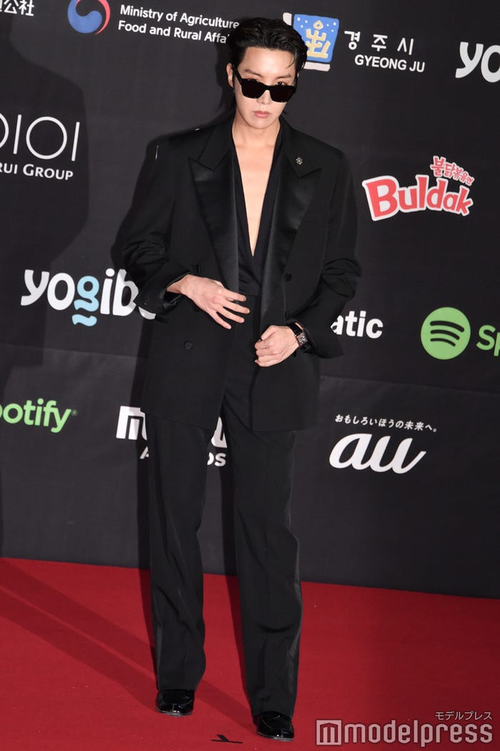 J-HOPE(C)モデルプレス