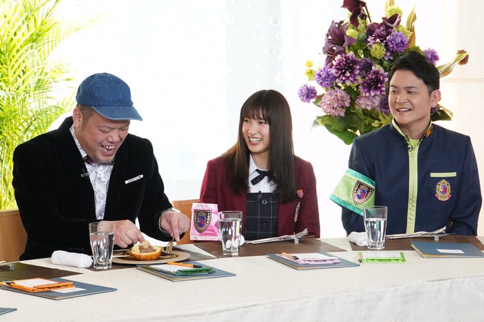 くっきー、土屋太鳳、ノブ (C)日本テレビ