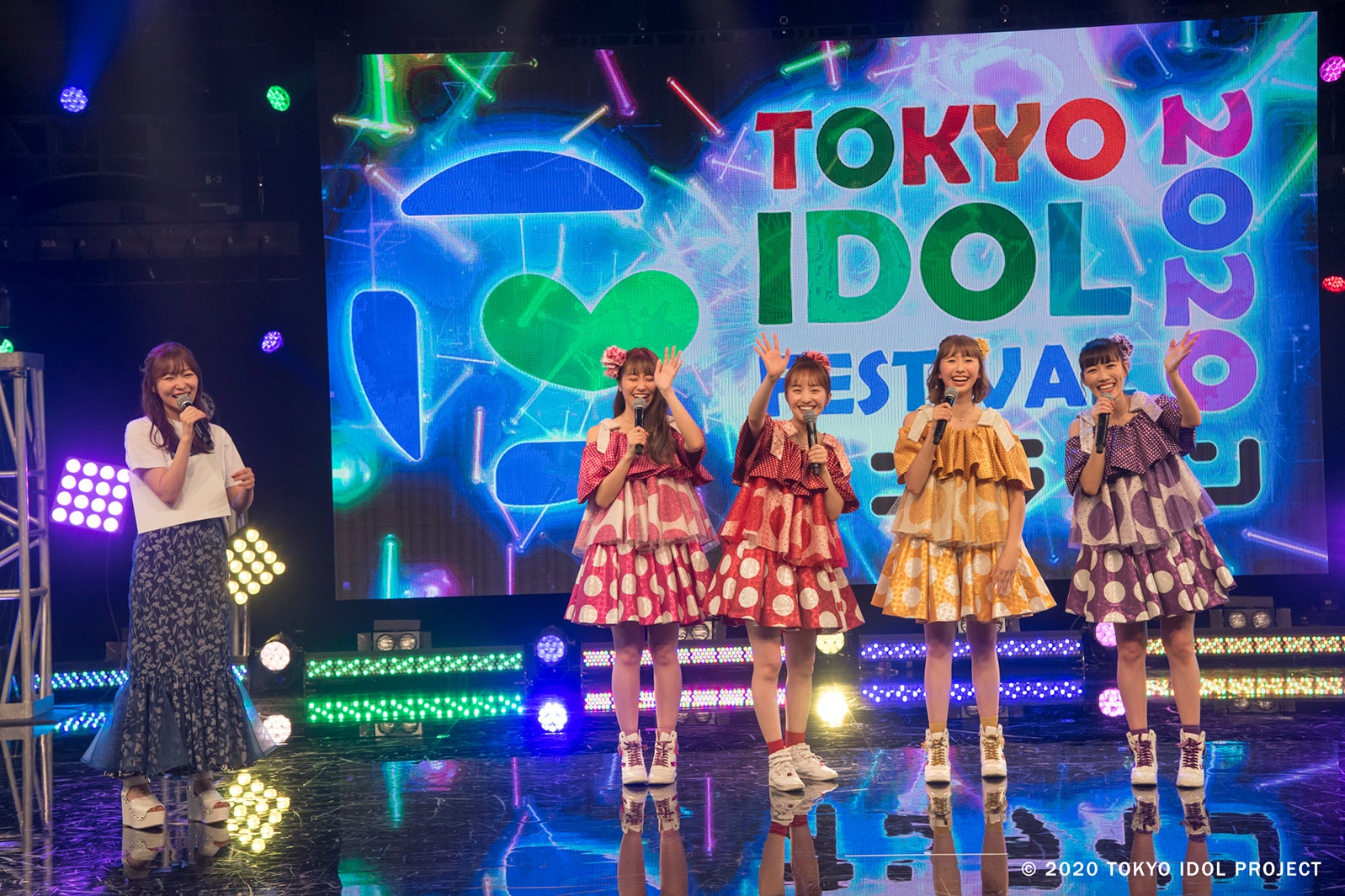 指原莉乃、ももいろクローバーZ（C）2020 TOKYO IDOL PROJECT