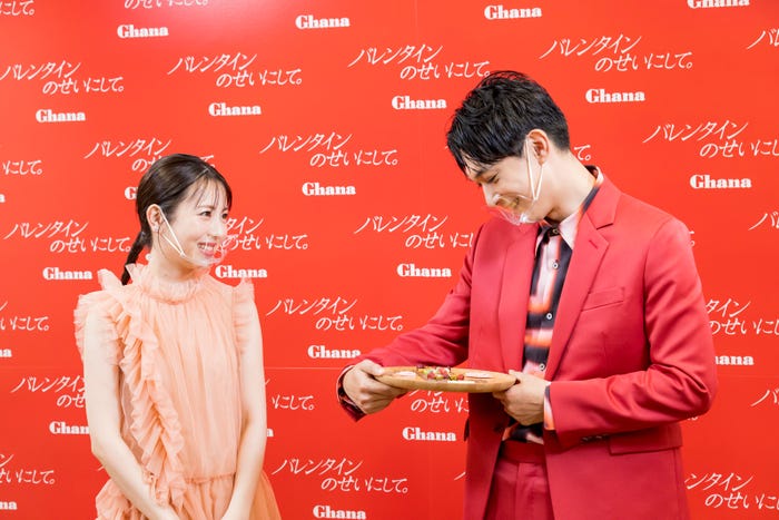 浜辺美波、吉沢亮/メイキング(提供写真)