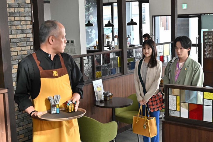 田中要次、有村架純、中村倫也「石子と羽男―そんなコトで訴えます?―」第1話より(C)TBS