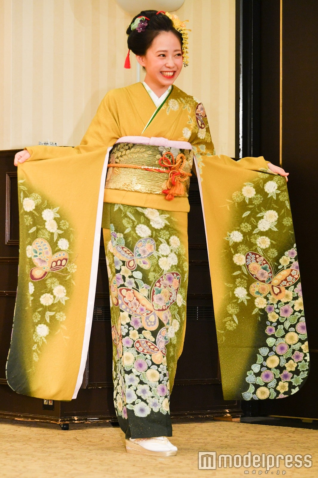 石塚朱莉 （C）モデルプレス