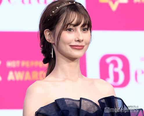 ダレノガレ明美、美脚&美バスト際立つ私服コーデ披露「憧れのメリハリボディ」「何もかもおしゃれ」と反響