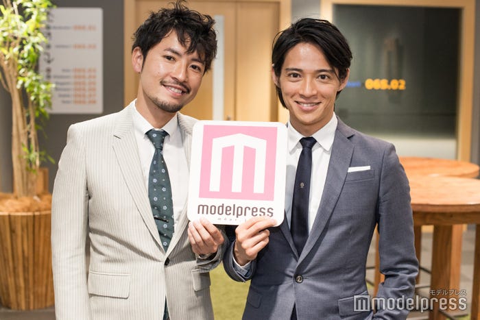 (左から)小柳津林太郎、久保裕丈 (C)モデルプレス