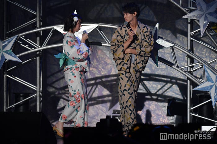 星乃夢奈、松本怜生(C)モデルプレス