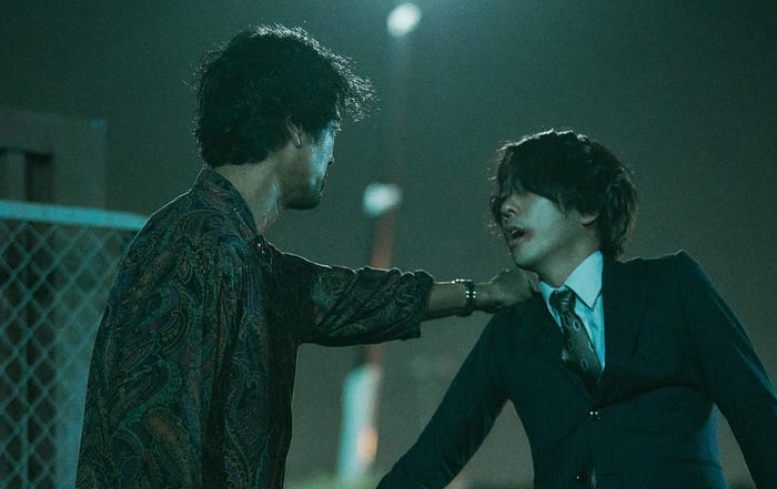 桐谷健太、二宮和也「インフォーマ -闇を生きる獣たち-」最終話(C)AbemaTV,Inc.