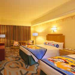 クリスマスのデコレーションの客室(イメージ)(C)Disney