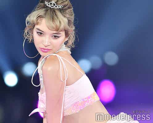 瑛茉ジャスミン、美ボディ大胆露出 SEXYランウェイに釘付け<関コレ2018A/W>