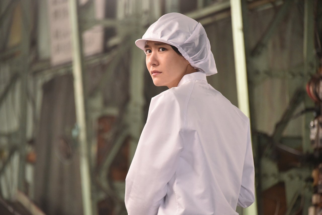 工場勤め／新垣結衣（C）2017『ミックス。』製作委員会