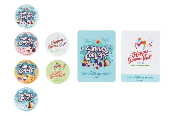 カンバッジ ステッカー付きセット¥3,600(C)Disney