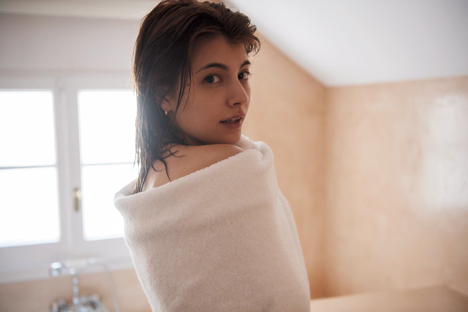 マギー3rd写真集「new Moon」より（宝島社／撮影：土山大輔［TRON］）