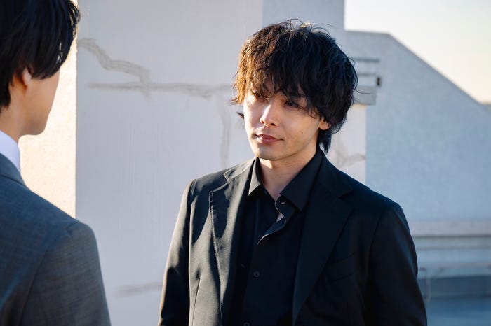 中村倫也「DOPE 麻薬取締部特捜課」第1話(C)TBS