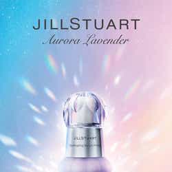 モデルプレス - 【ジルスチュアート ビューティ】ラベンダーカラーで叶える“放光肌” 人気プライマーに新色登場