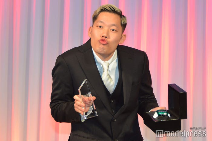 「昇った太陽2度と沈まなくなりますよ」で「BEST PHRASE賞」を受賞したぬりぼう(C)モデルプレス