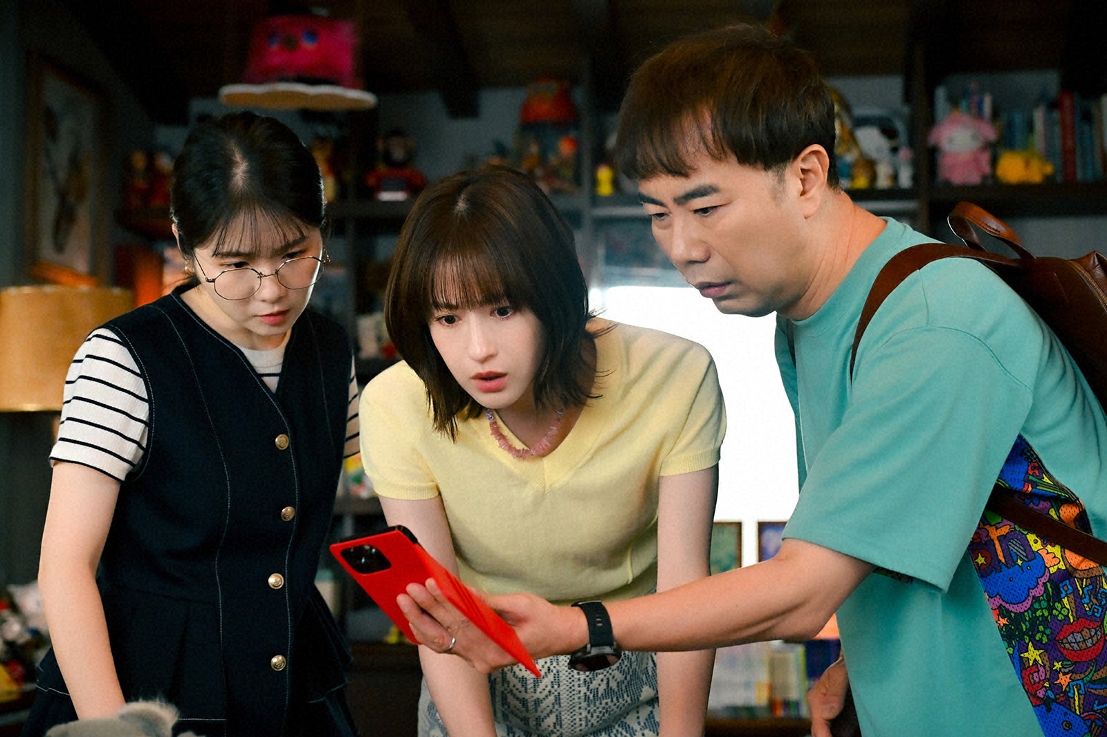 小野花梨、松本若菜、藤井隆「君の好きは無敵」第7話（C）TBS