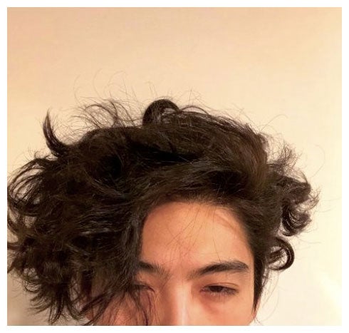 賀来賢人、強烈寝癖ショットに「最高」「面白い」の声