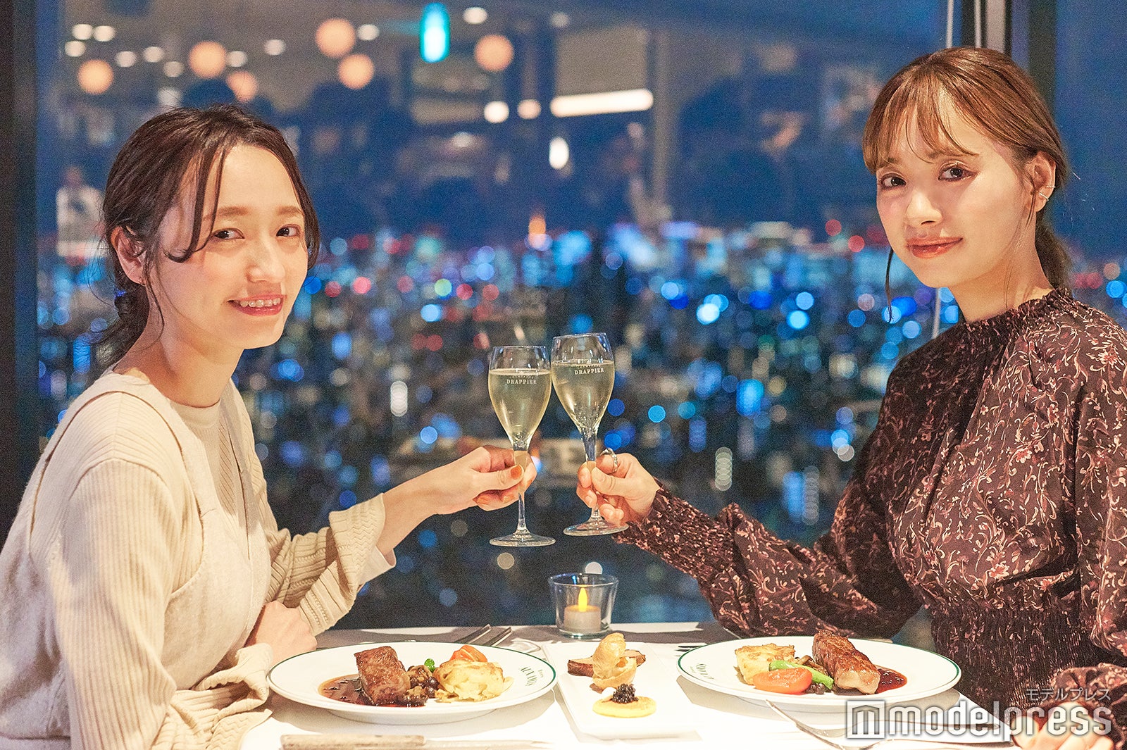 都会の夜景を一望（C）モデルプレス