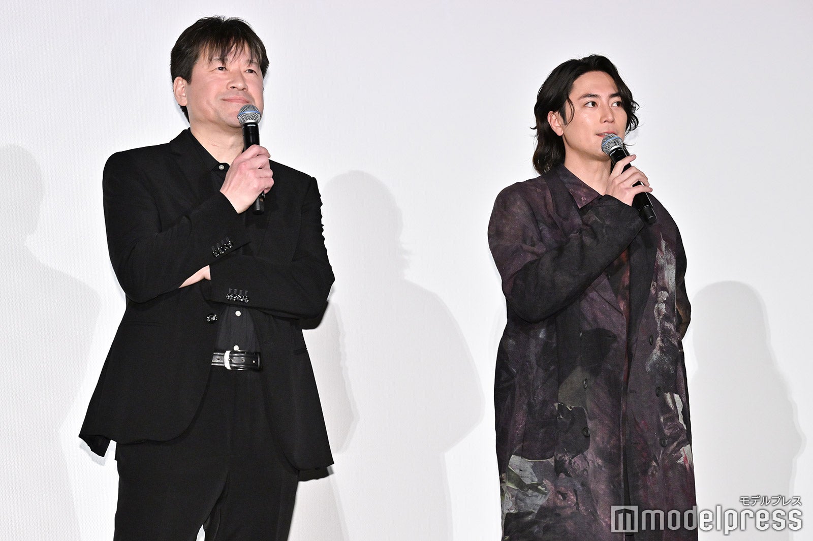 佐藤二朗、間宮祥太朗（C）モデルプレス